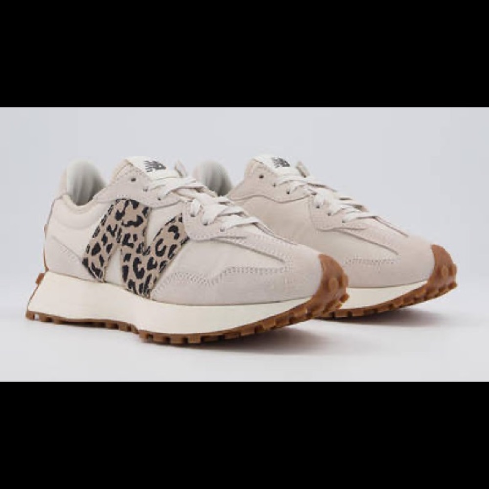 BRAND NEW WITH TAGS New Balance 327 animal print